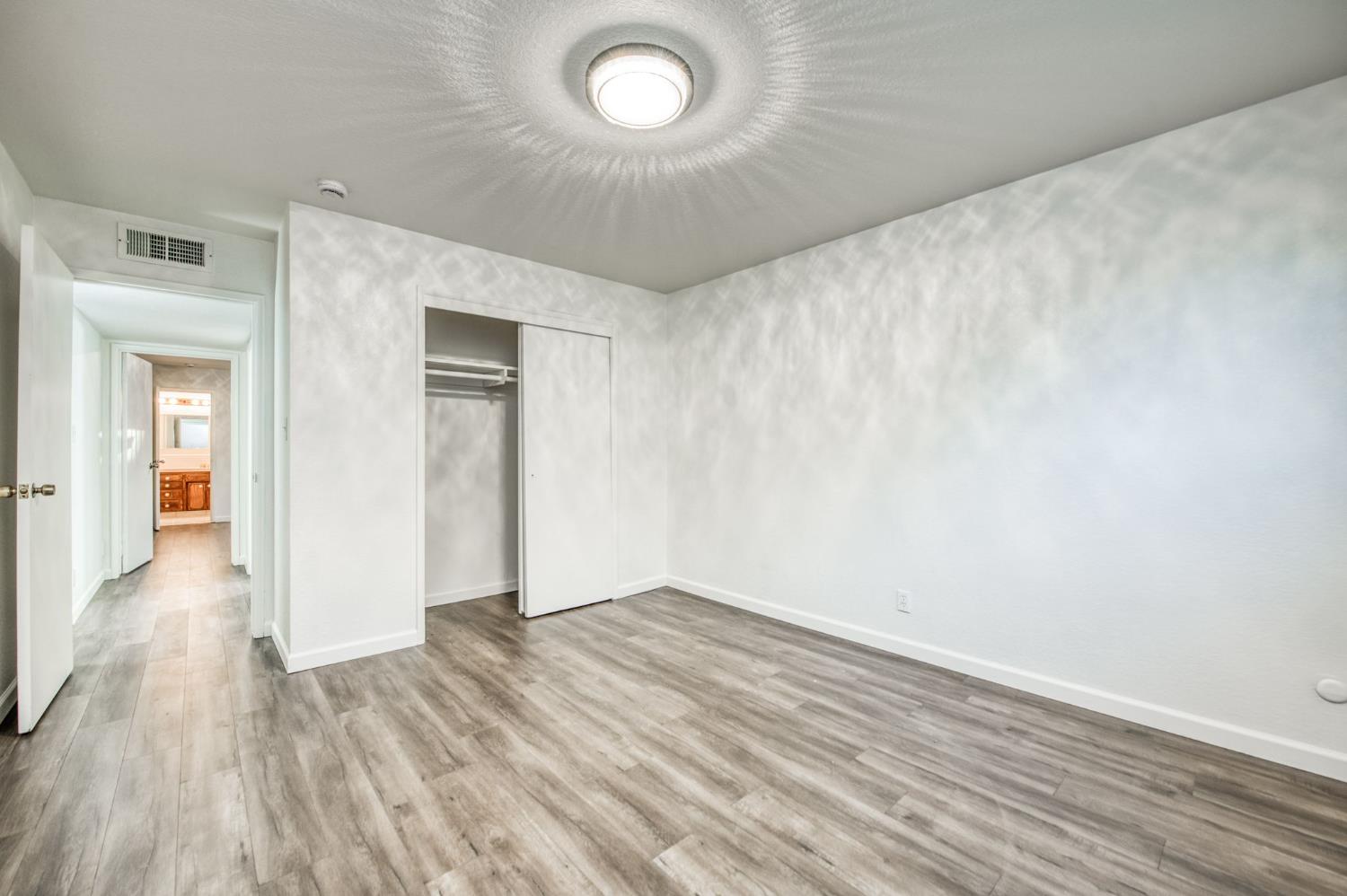 1567 E Mesa Ave, Fresno, CA 93710