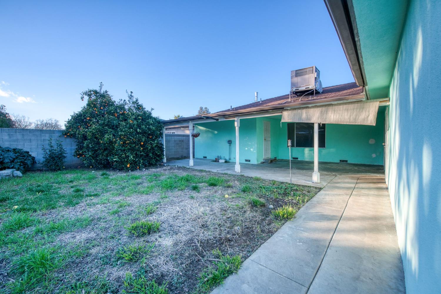 1567 E Mesa Ave, Fresno, CA 93710