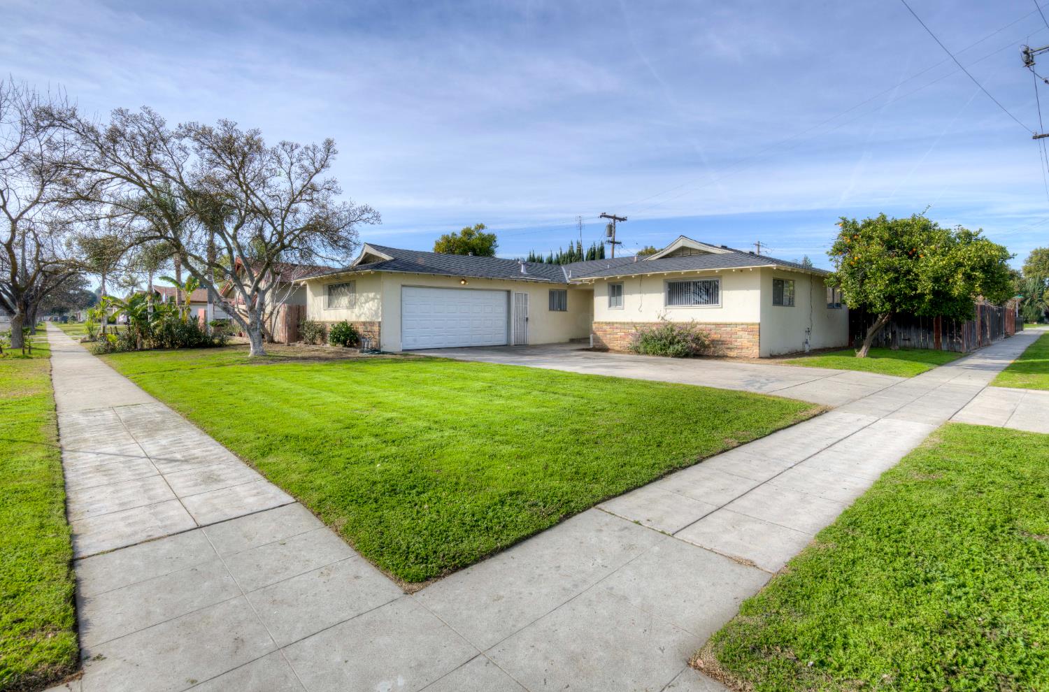 3955 N Tollhouse Rd, Fresno, CA 93726