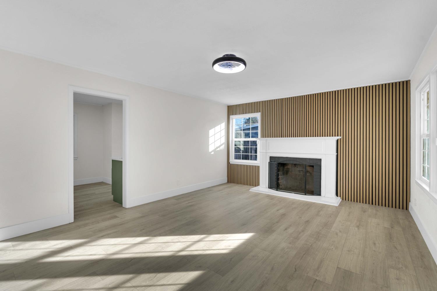 1584 N Carruth Ave, Fresno, CA 93728