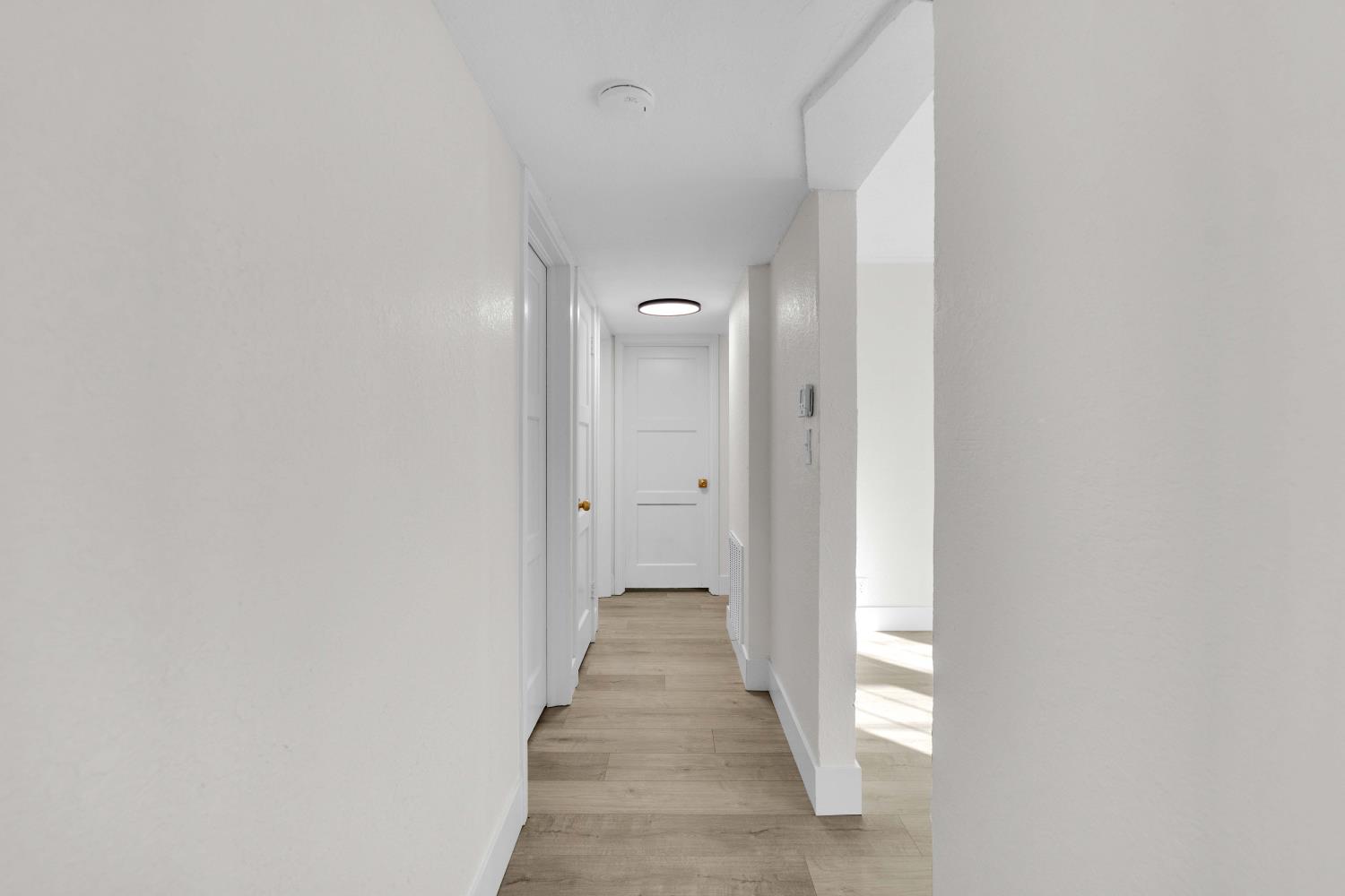 1584 N Carruth Ave, Fresno, CA 93728