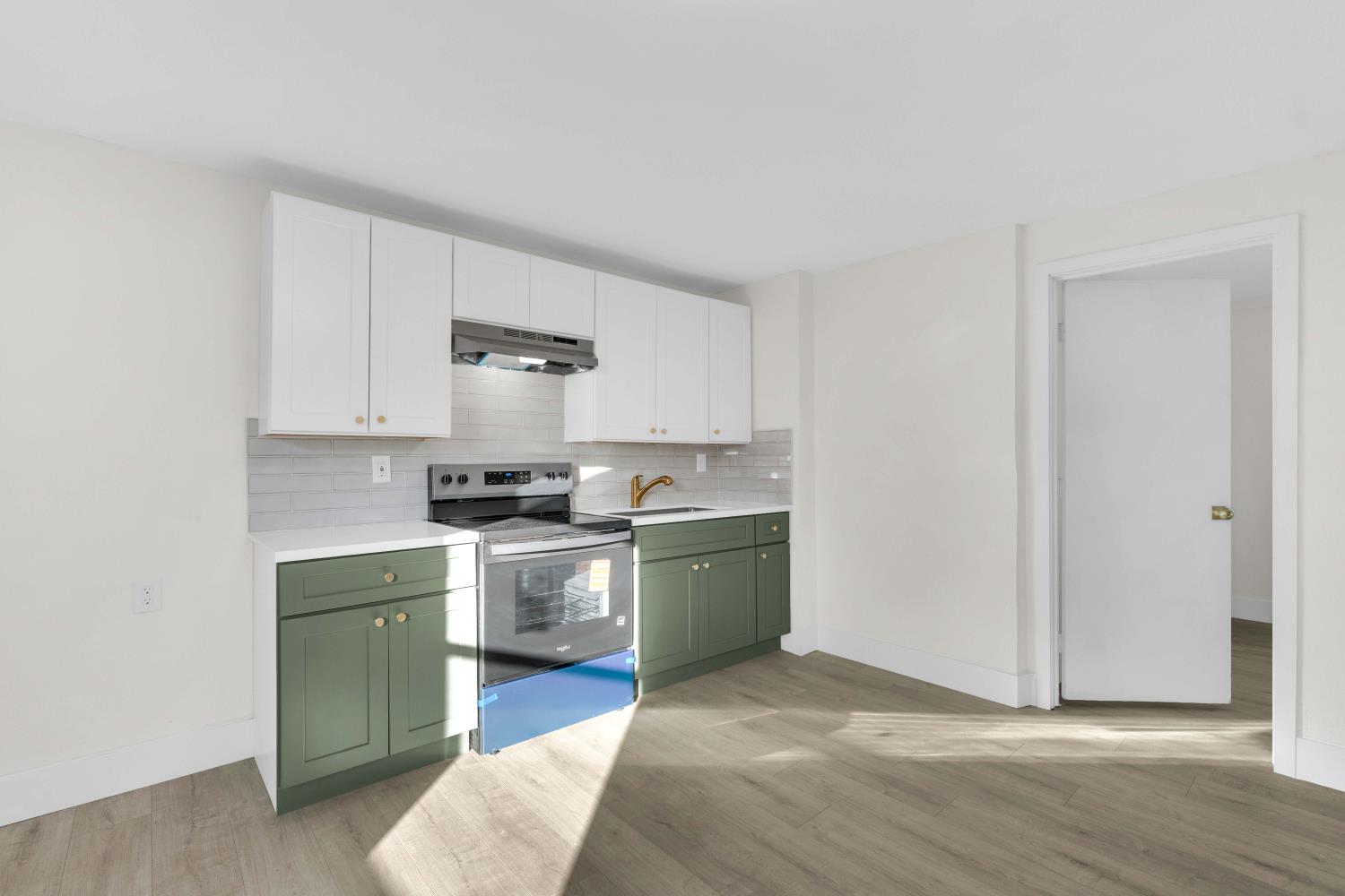 1584 N Carruth Ave, Fresno, CA 93728