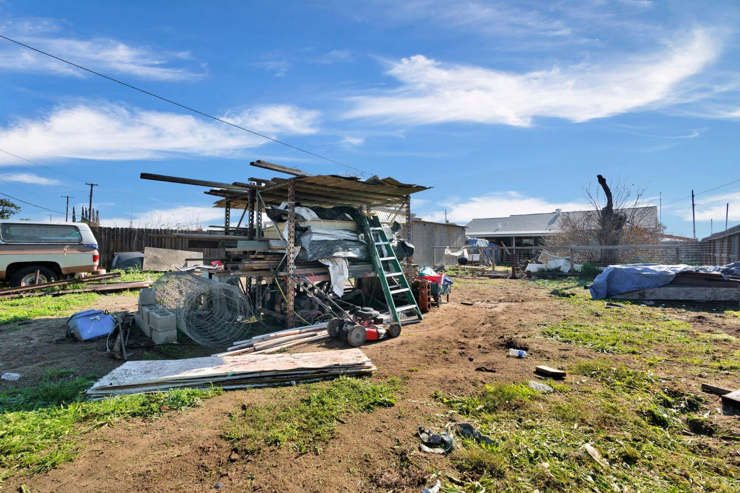 3743 E Mckinley Ave, Fresno, CA 93703