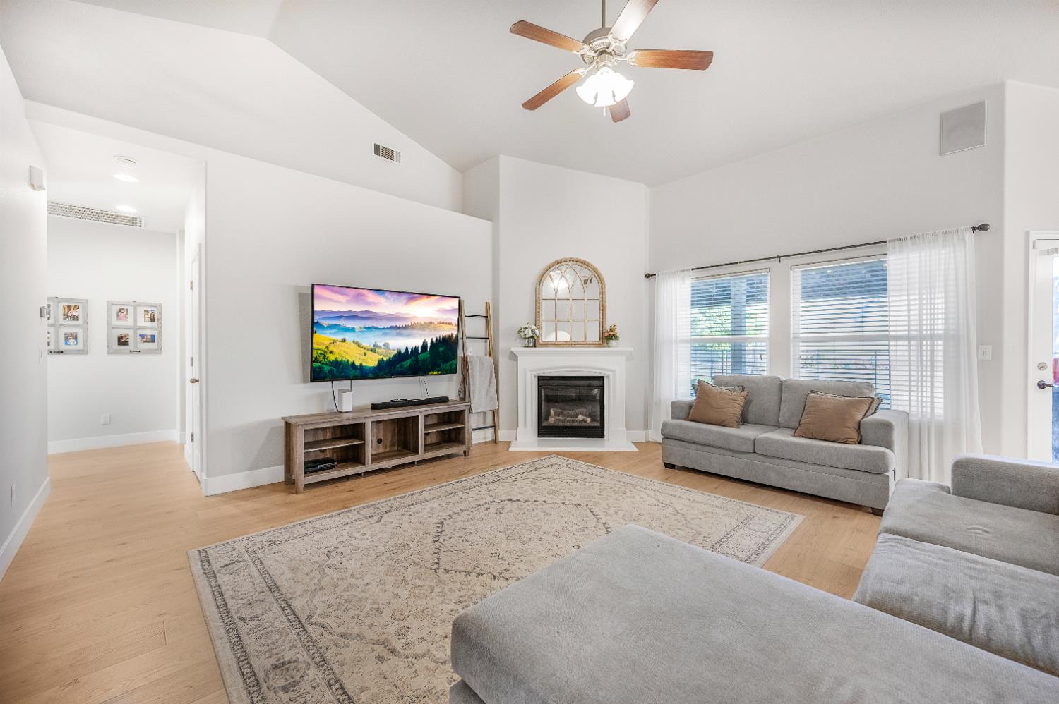 3036 N Clover Ave, Fresno, CA 93727