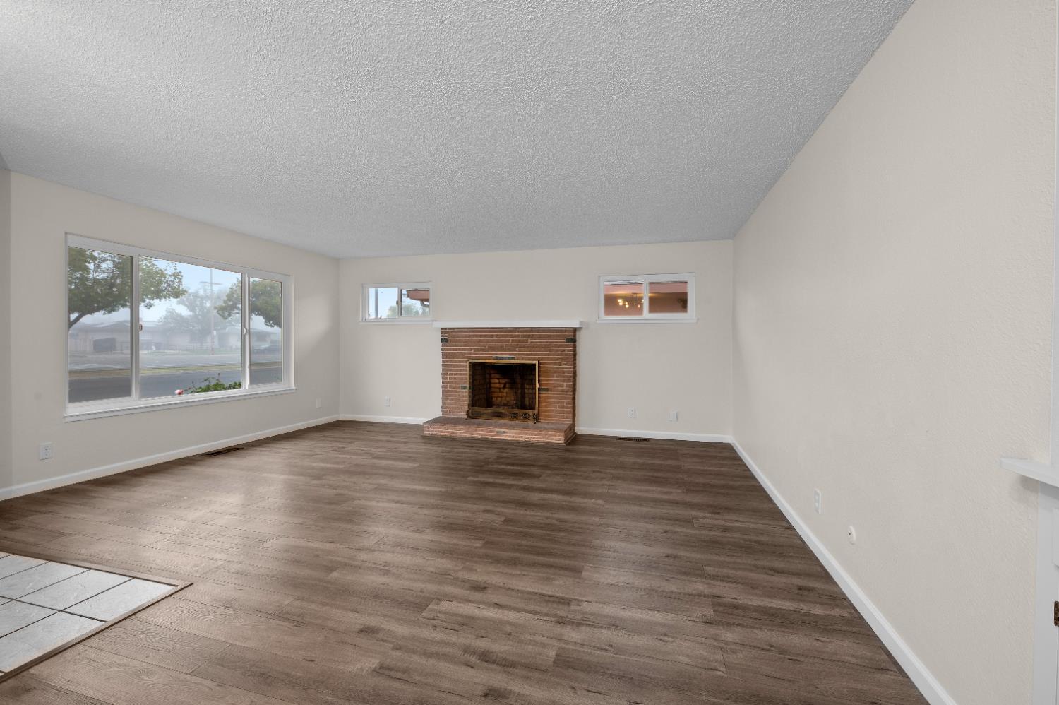 2834 N Hughes Ave, Fresno, CA 93705