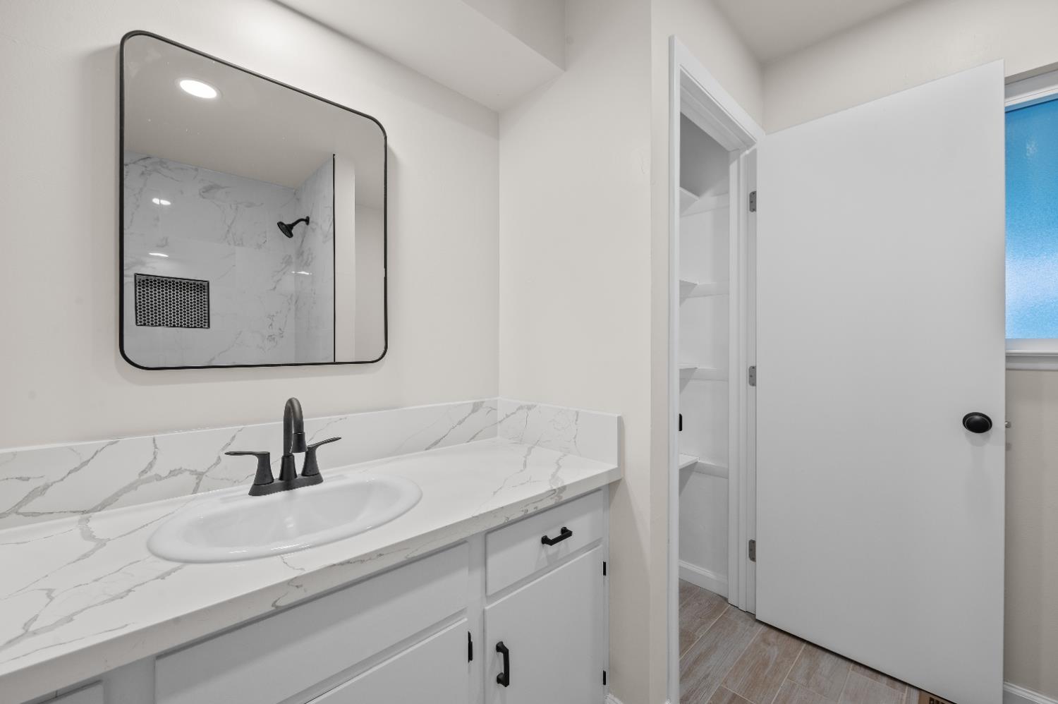 2834 N Hughes Ave, Fresno, CA 93705