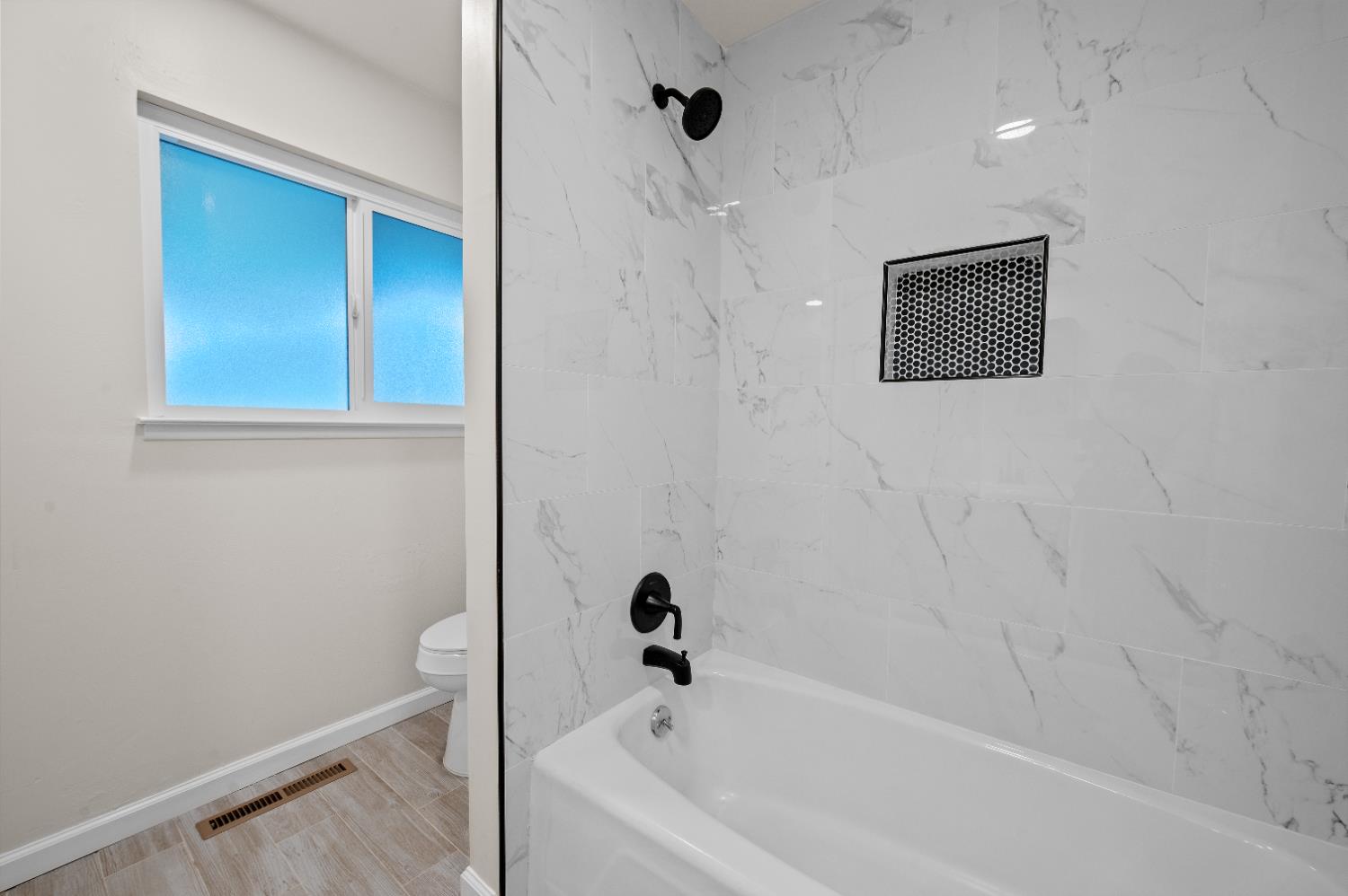 2834 N Hughes Ave, Fresno, CA 93705