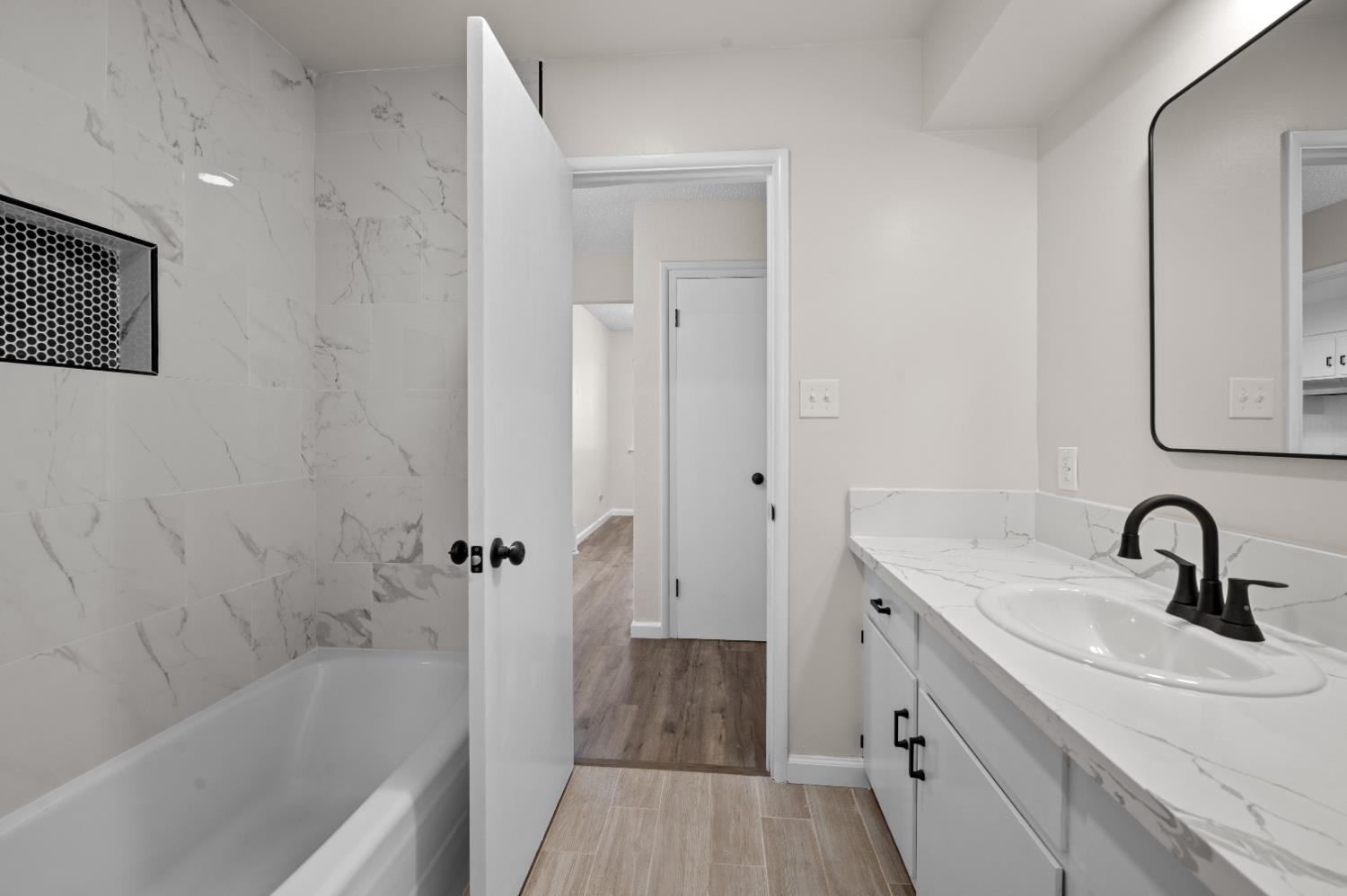 2834 N Hughes Ave, Fresno, CA 93705