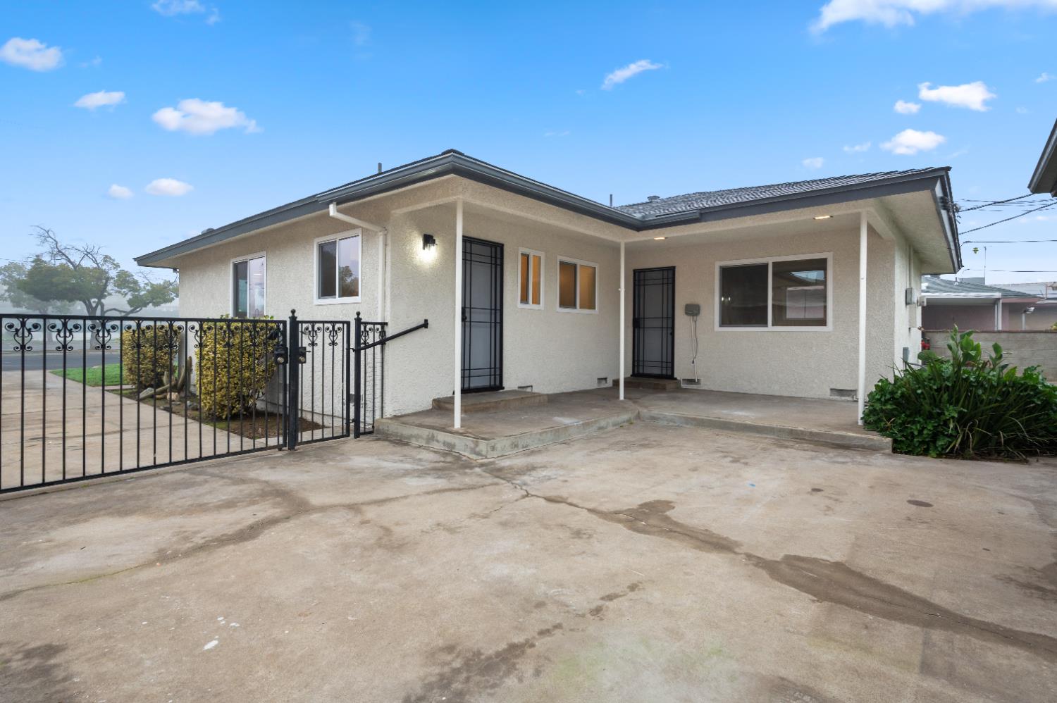 2834 N Hughes Ave, Fresno, CA 93705