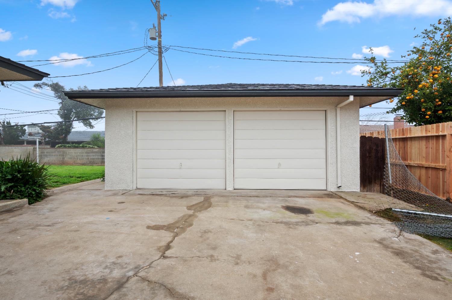 2834 N Hughes Ave, Fresno, CA 93705