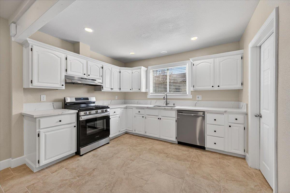 1146 E Cortland, Fresno, CA 93704