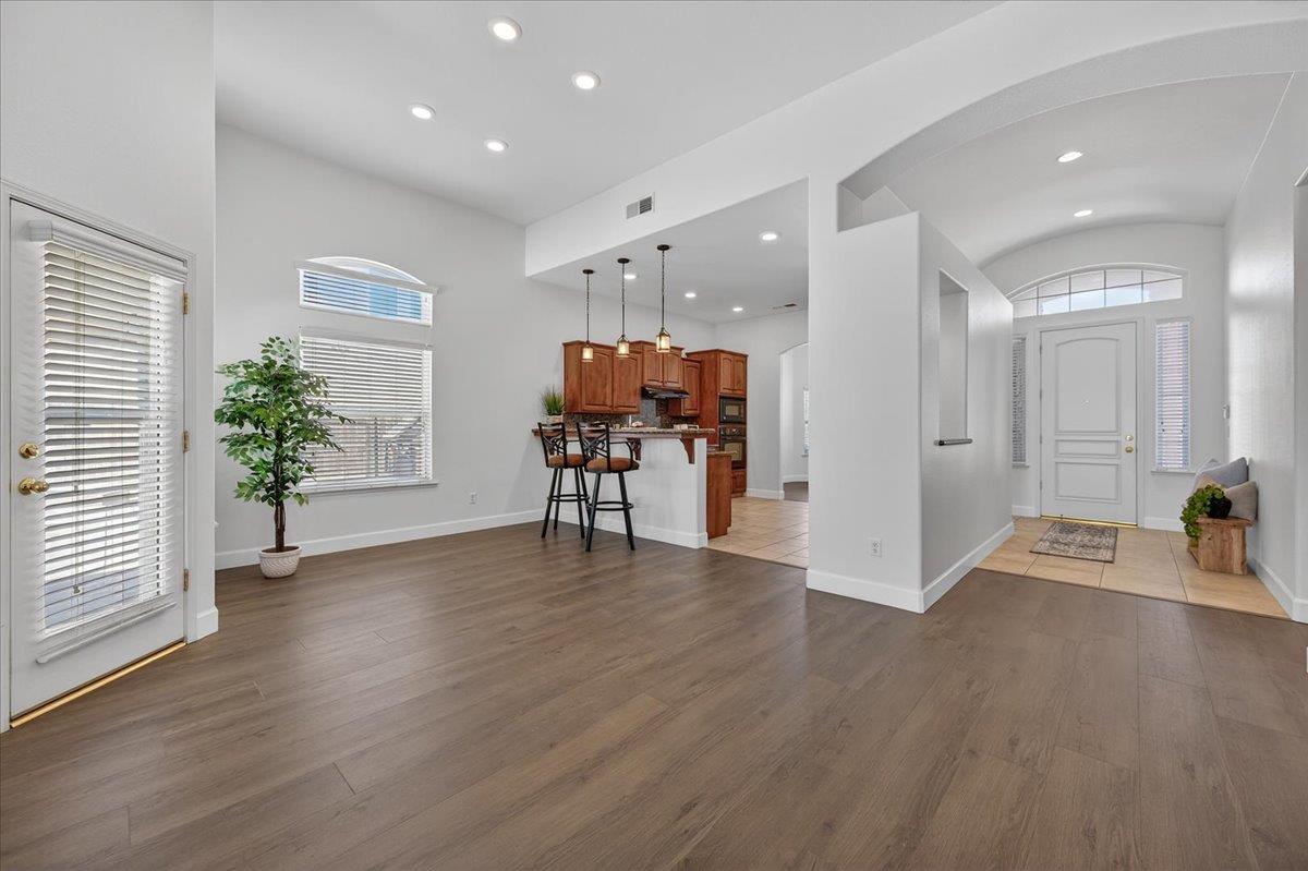 6395 W Portals Ave, Fresno, CA 93723