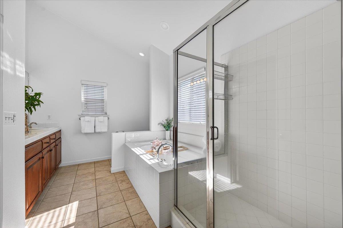 6395 W Portals Ave, Fresno, CA 93723