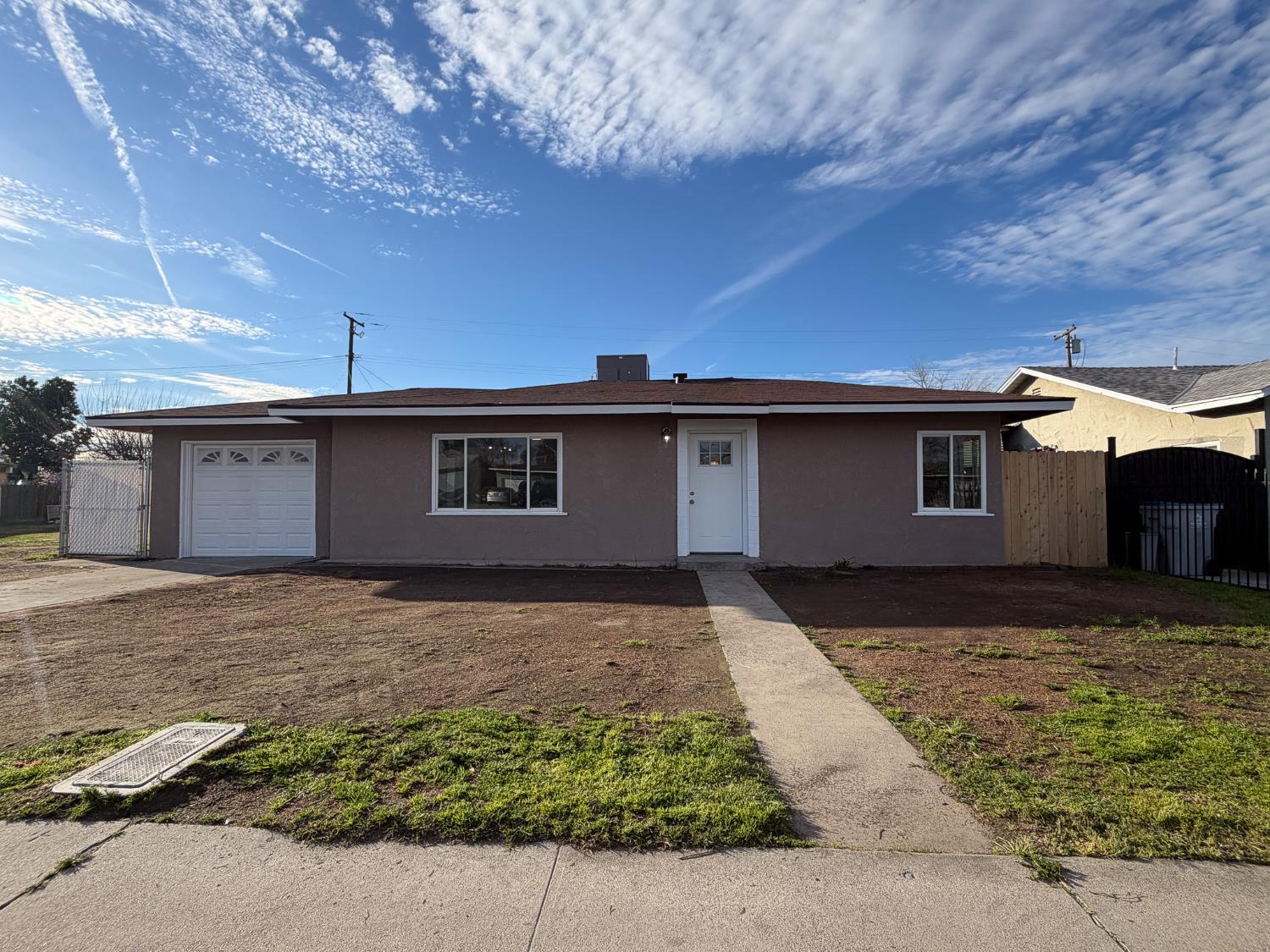 3812 E Clinton Ave, Fresno, CA 93703