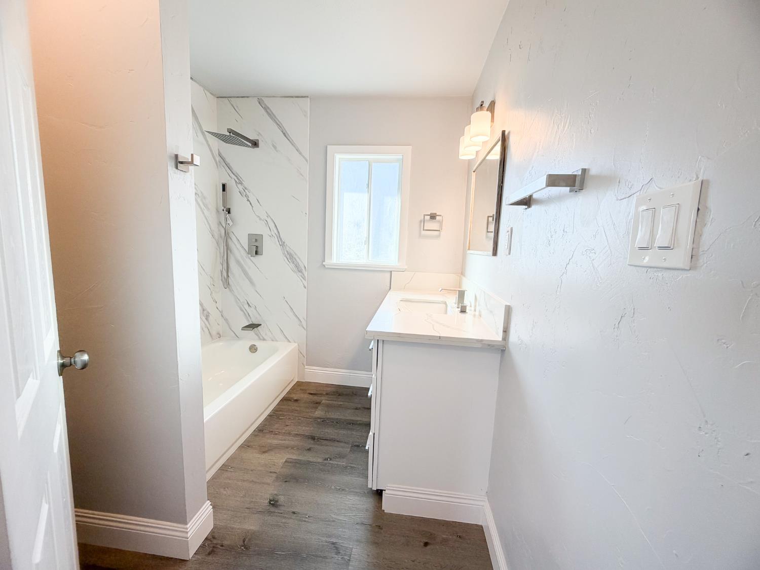 3812 E Clinton Ave, Fresno, CA 93703