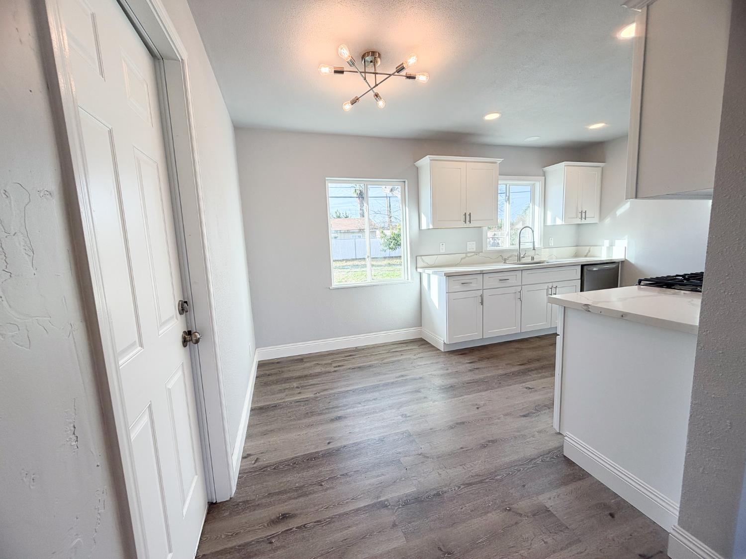 3812 E Clinton Ave, Fresno, CA 93703