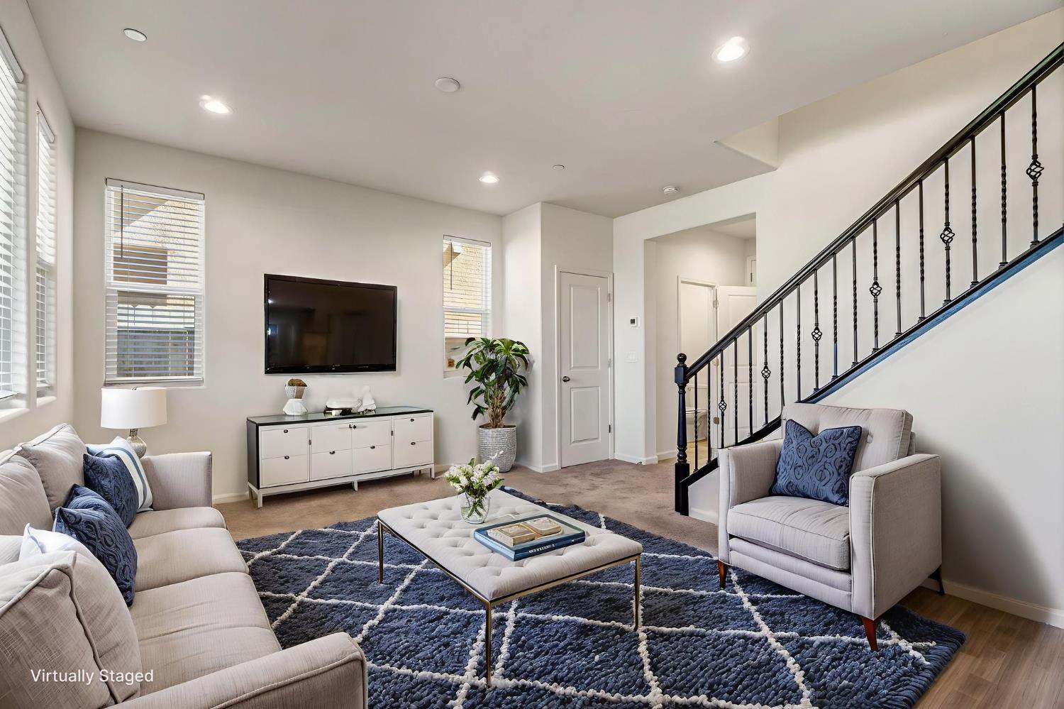 5468 W Santa Barbara Dr, Fresno, CA 93722