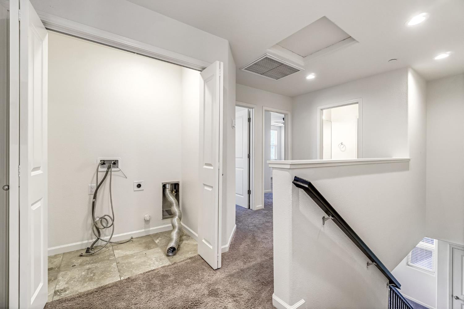 5468 W Santa Barbara Dr, Fresno, CA 93722