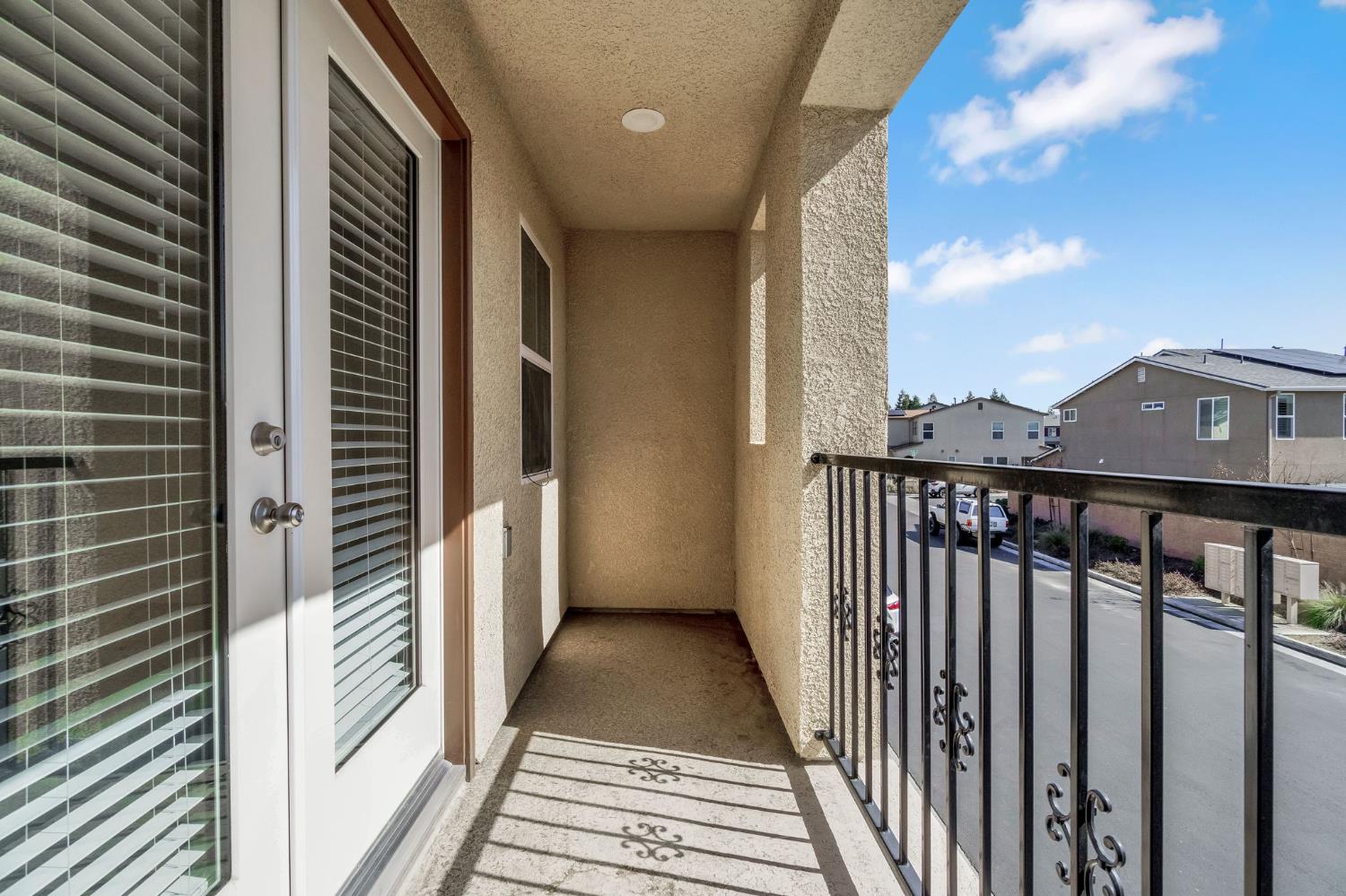 5468 W Santa Barbara Dr, Fresno, CA 93722