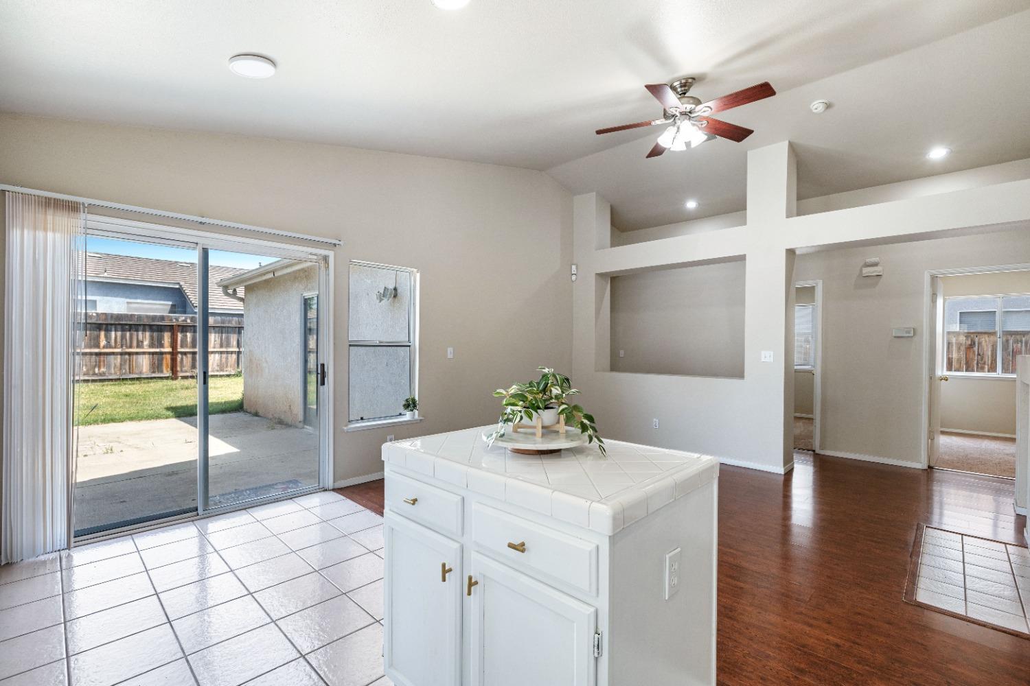 5634 W Donner Ave, Fresno, CA 93722