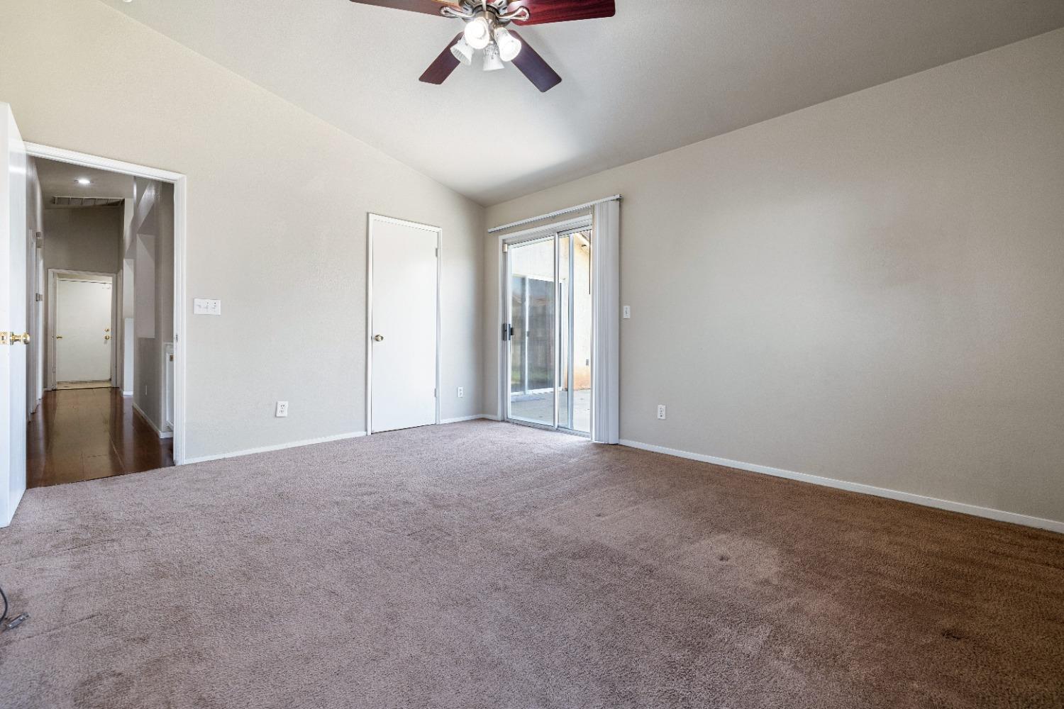 5634 W Donner Ave, Fresno, CA 93722