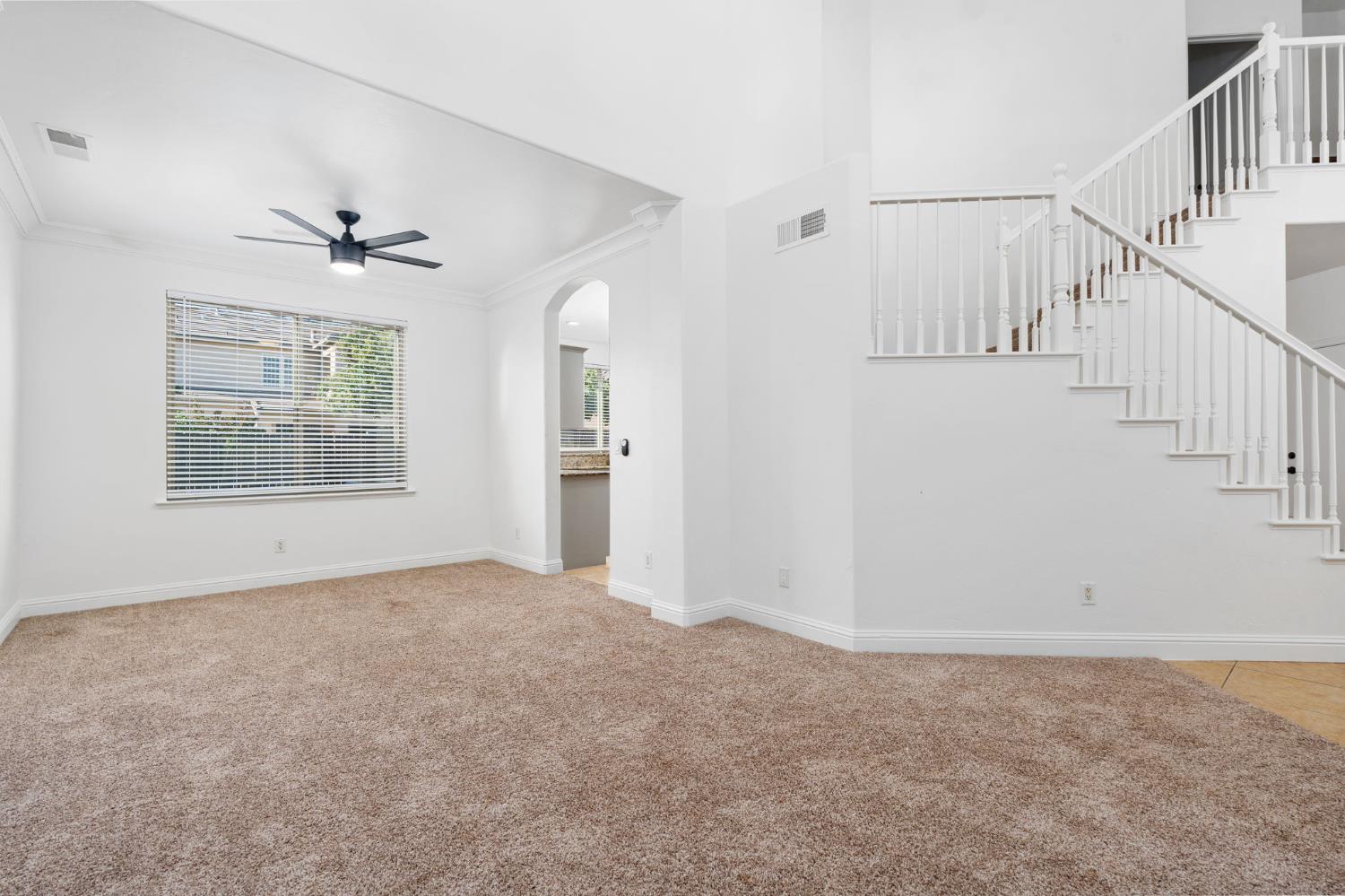 6632 W Dovewood Ln, Fresno, CA 93723