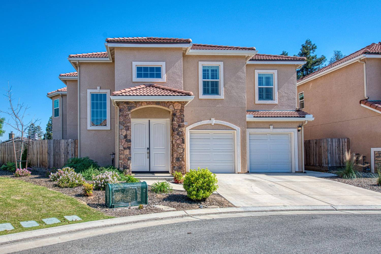 4410 W Langden Dr, Fresno, CA 93722