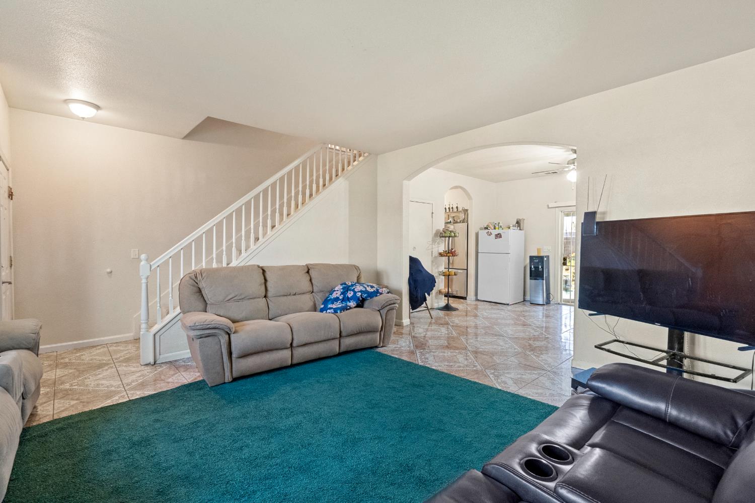 2065 S Wolters Ave, Fresno, CA 93702