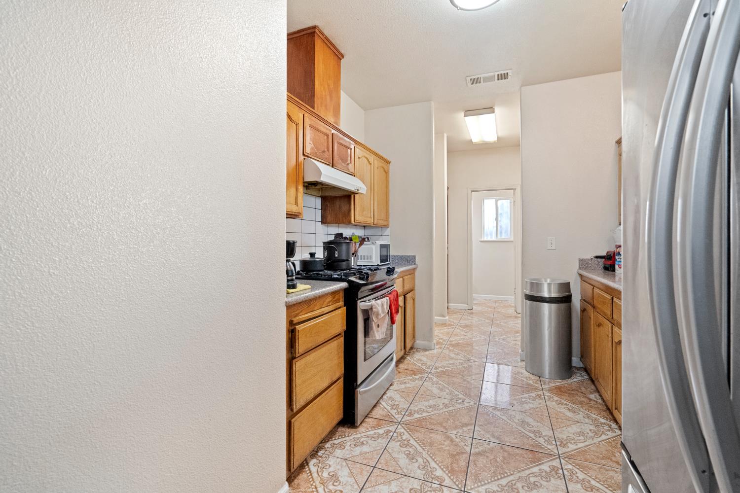 2065 S Wolters Ave, Fresno, CA 93702