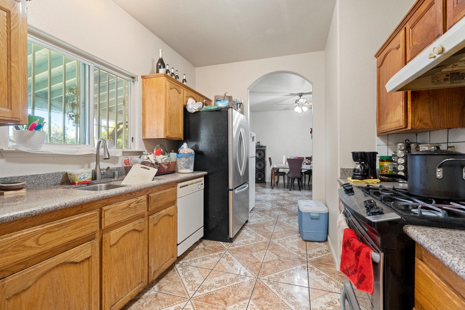 2065 S Wolters Ave, Fresno, CA 93702