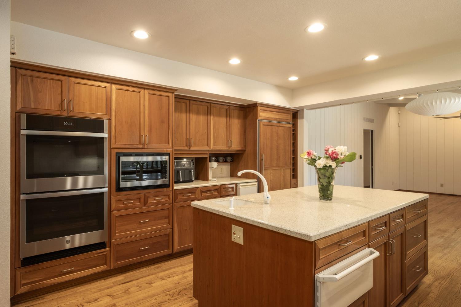 1510 E Austin Way, Fresno, CA 93704