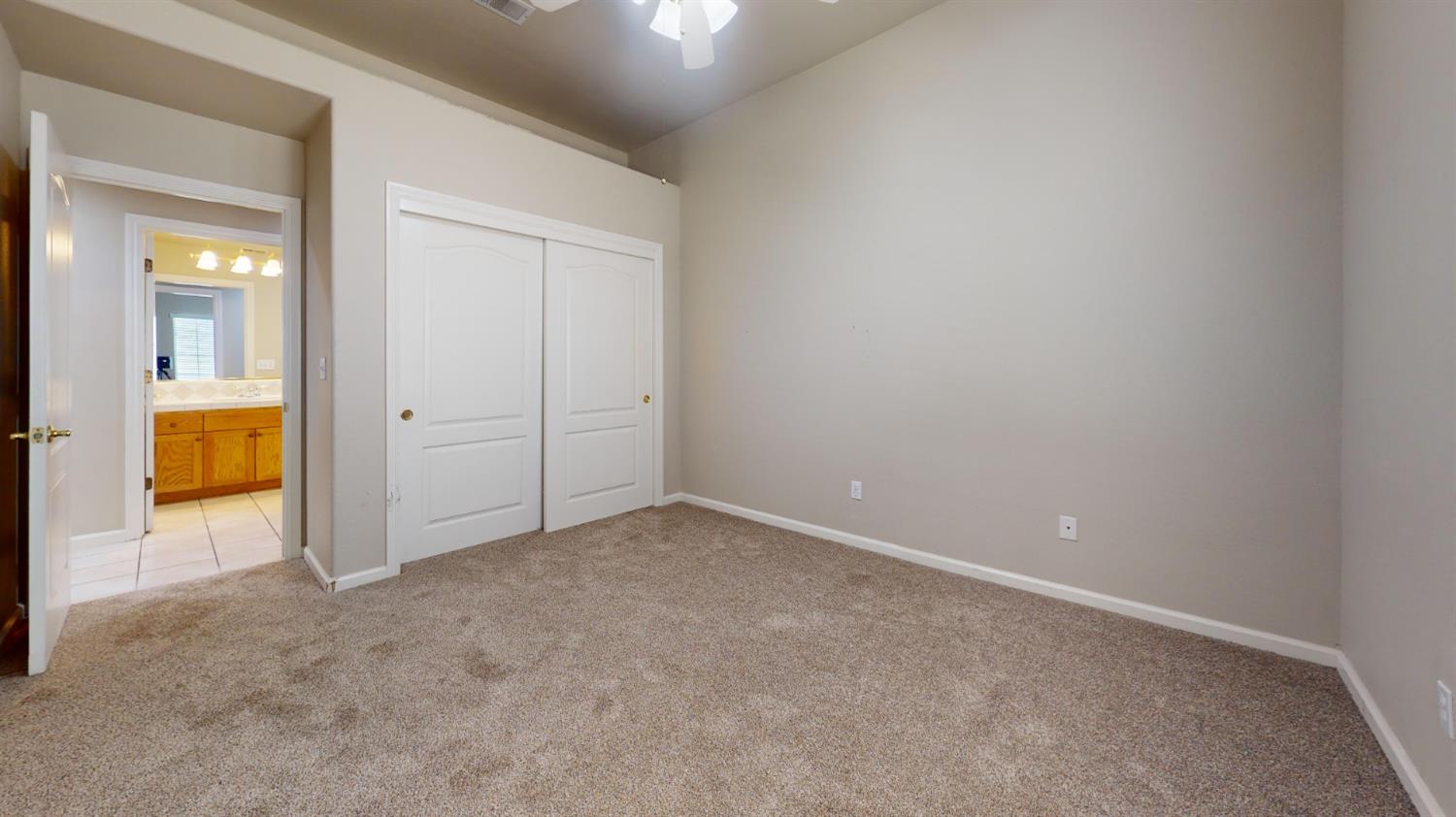 2808 W Brentford Ct, Fresno, CA 93711