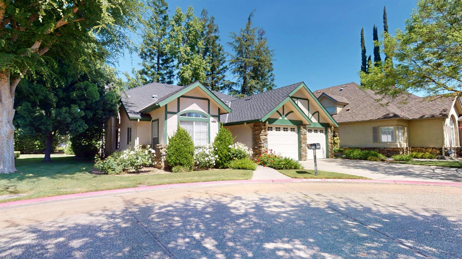2808 W Brentford Ct, Fresno, CA 93711