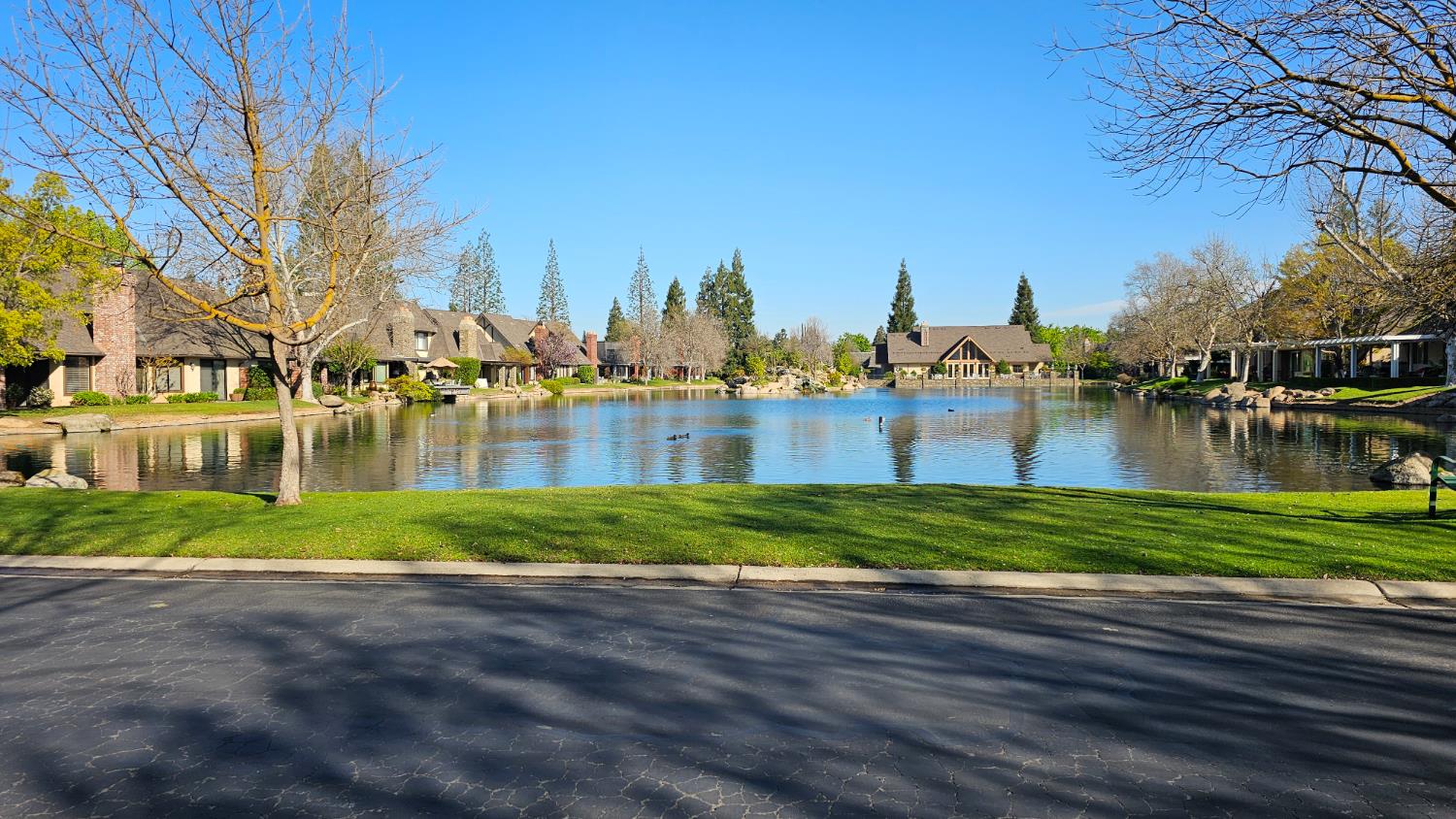 2808 W Brentford Ct, Fresno, CA 93711