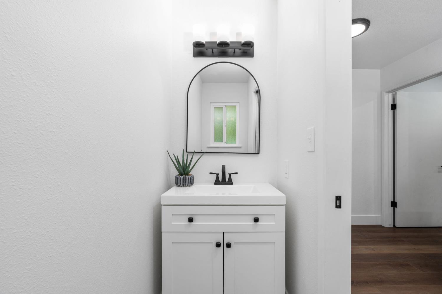 2626 W Scott Ave, Fresno, CA 93711