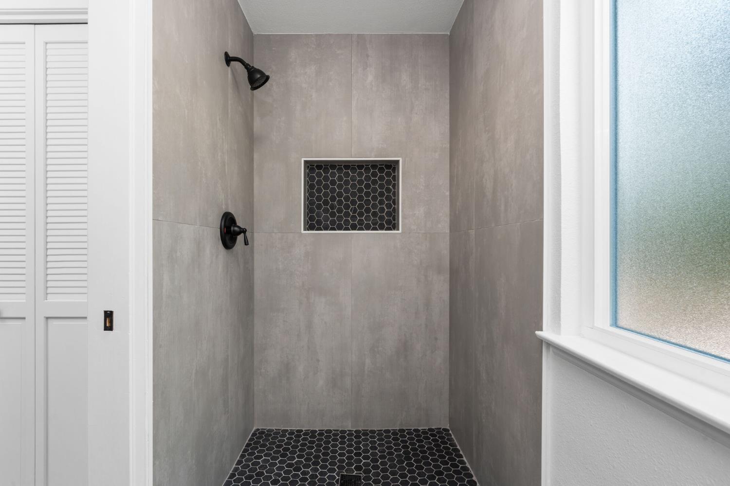 2626 W Scott Ave, Fresno, CA 93711