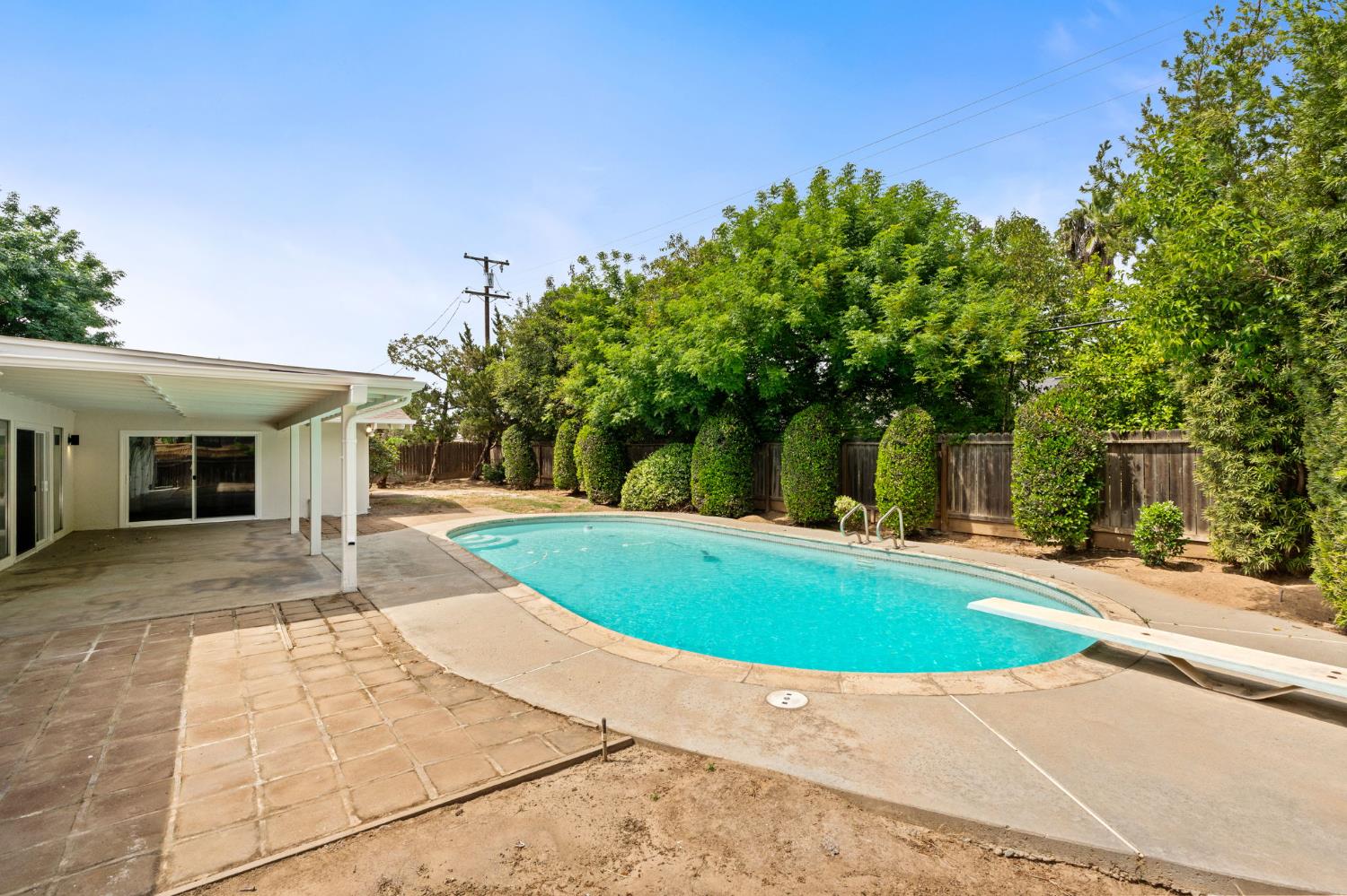 2626 W Scott Ave, Fresno, CA 93711