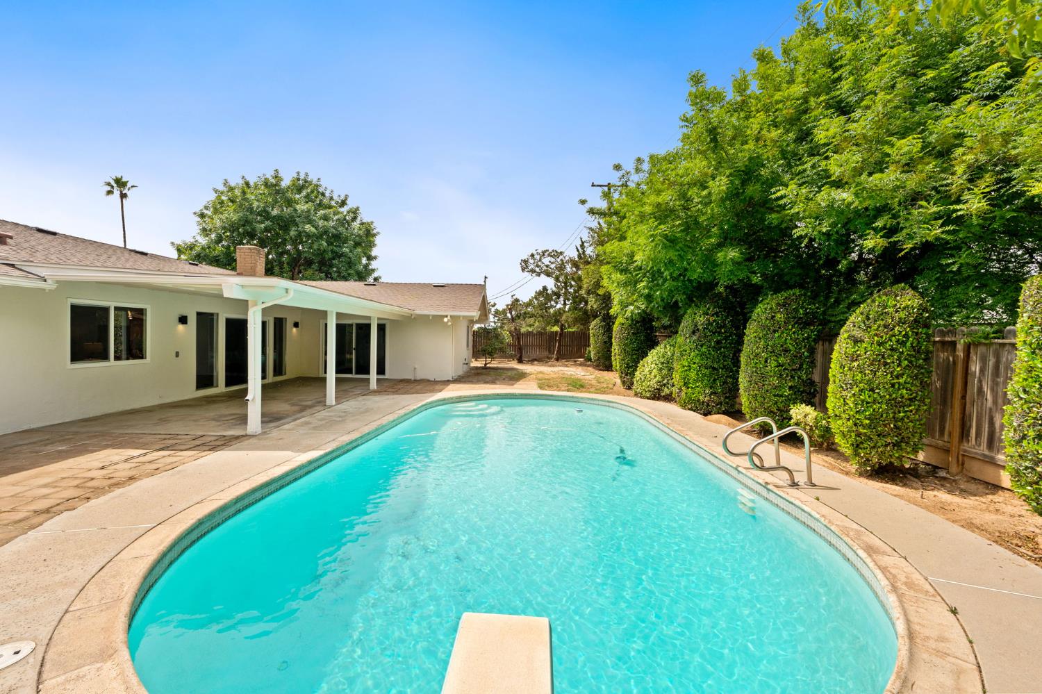 2626 W Scott Ave, Fresno, CA 93711