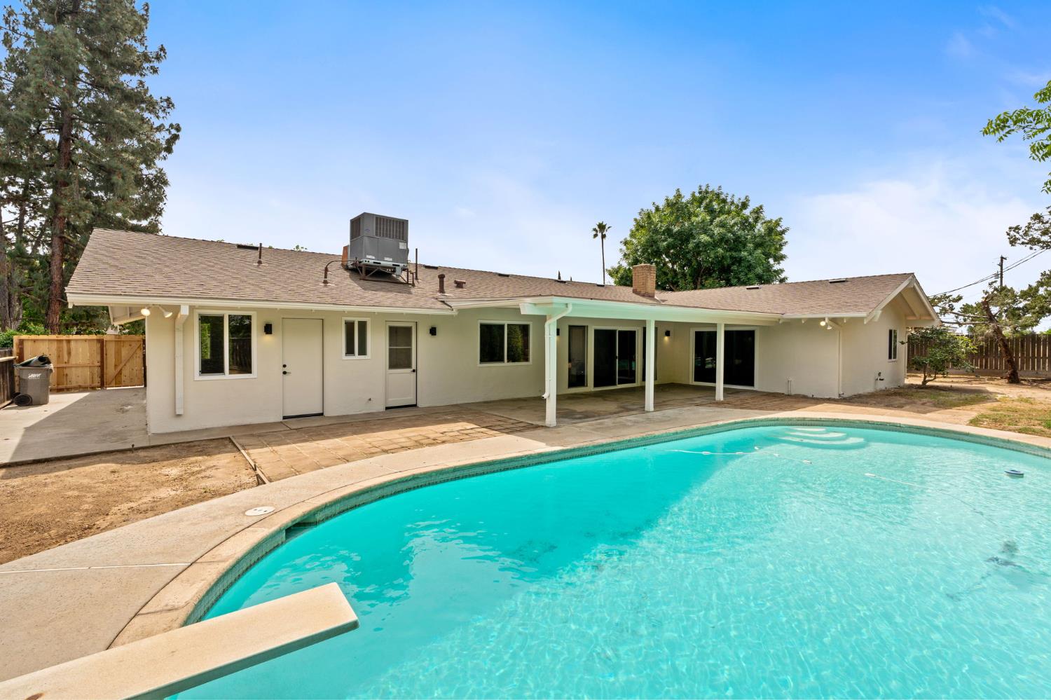 2626 W Scott Ave, Fresno, CA 93711