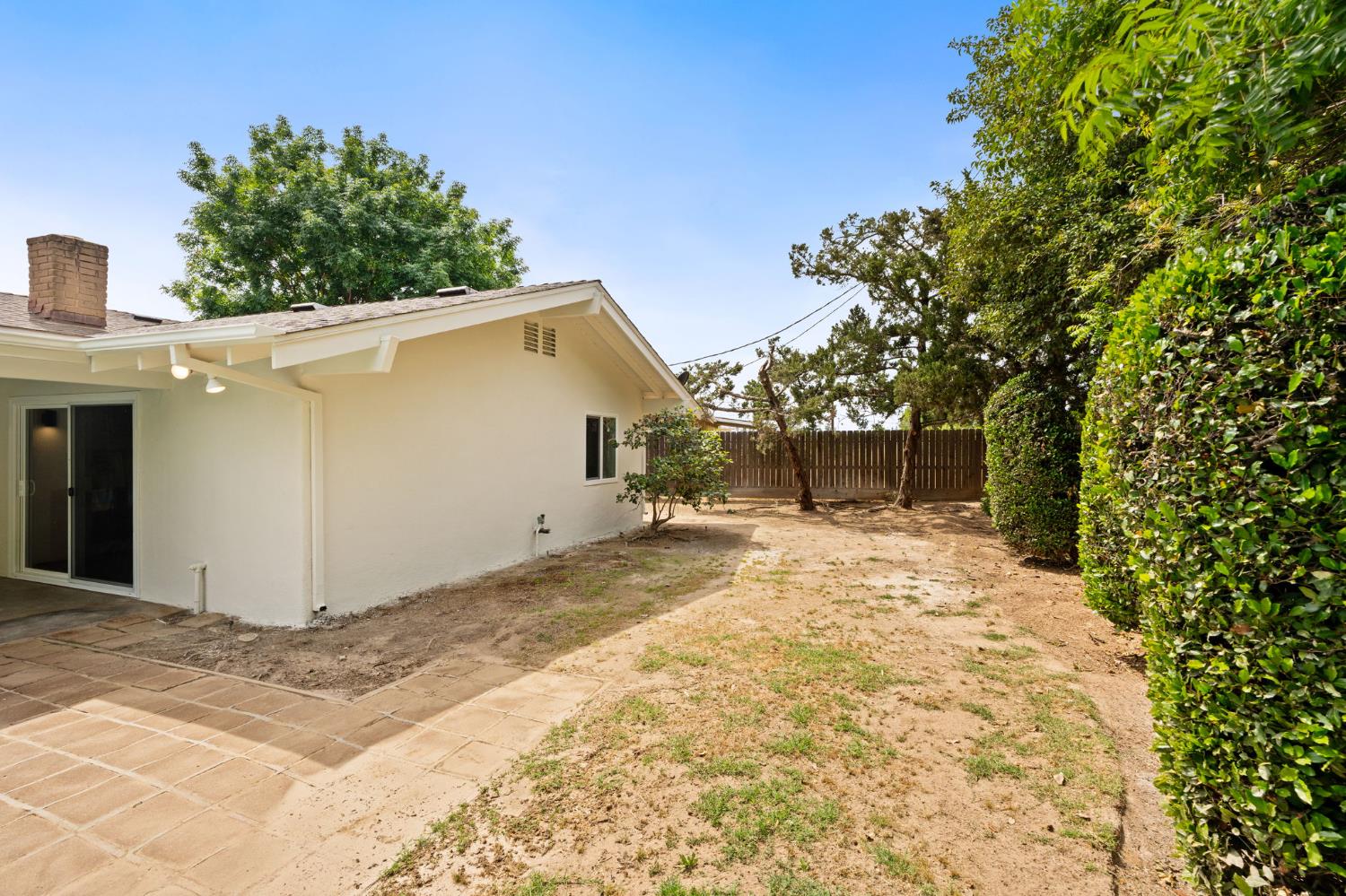 2626 W Scott Ave, Fresno, CA 93711