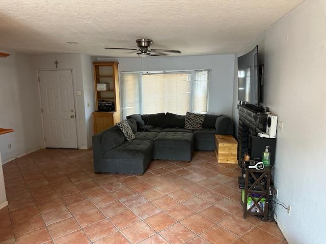 3312 N Hanover Ave, Fresno, CA 93722