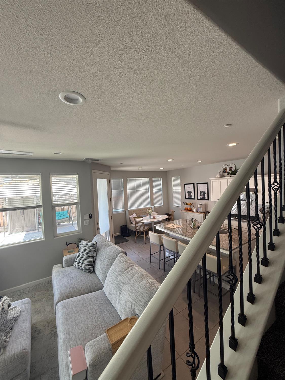 6347 N Alta Vista Ln, Fresno, CA 93722