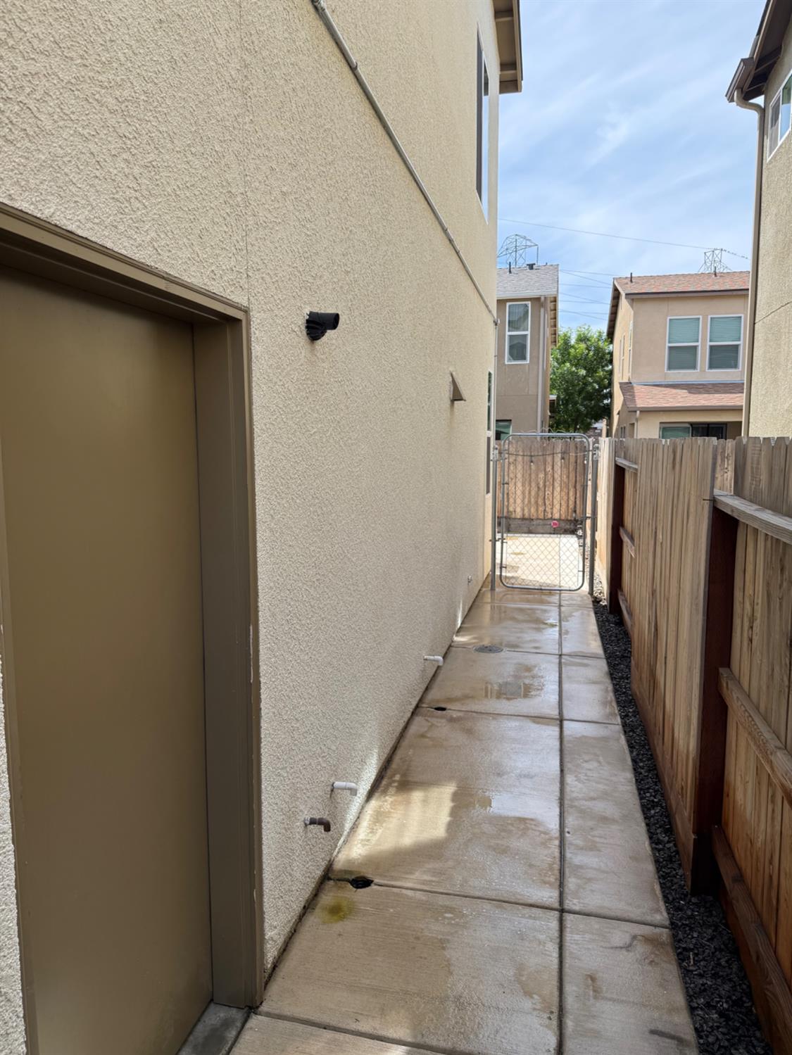 6347 N Alta Vista Ln, Fresno, CA 93722