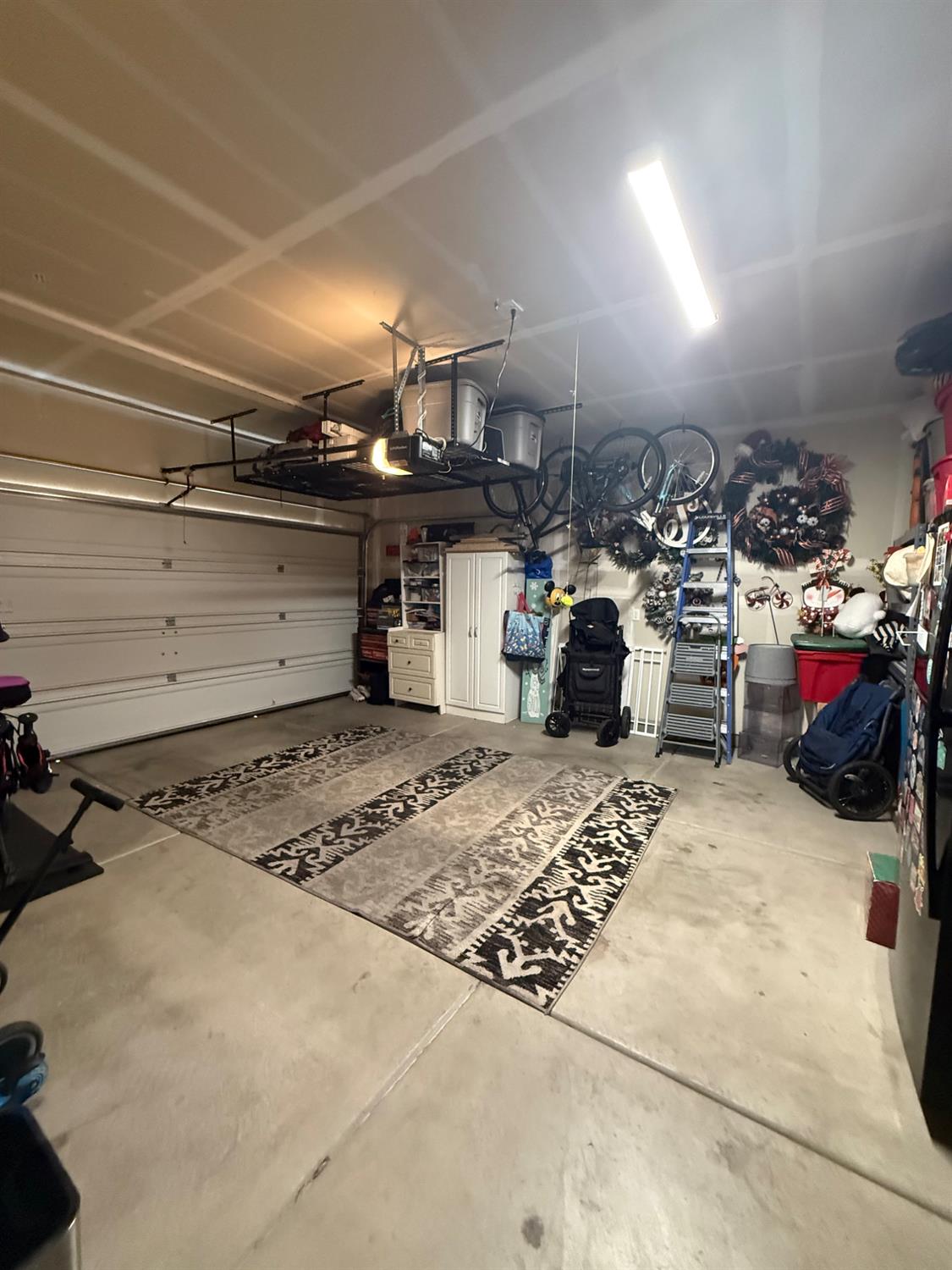 6347 N Alta Vista Ln, Fresno, CA 93722