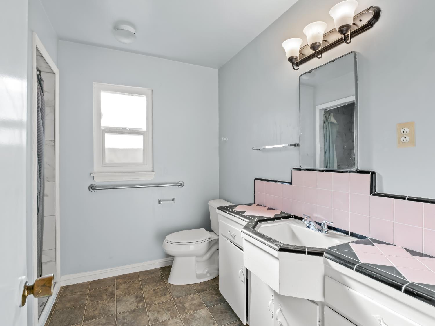 732 W Cortland Ave, Fresno, CA 93705