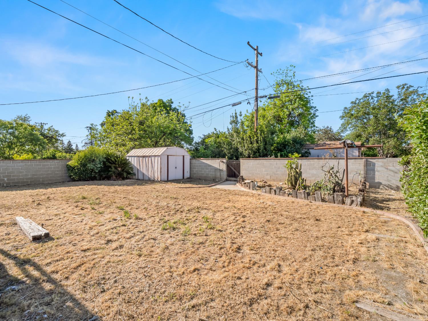 732 W Cortland Ave, Fresno, CA 93705
