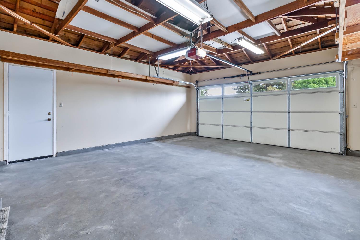 2158 E Palo Alto Ave, Fresno, CA 93710