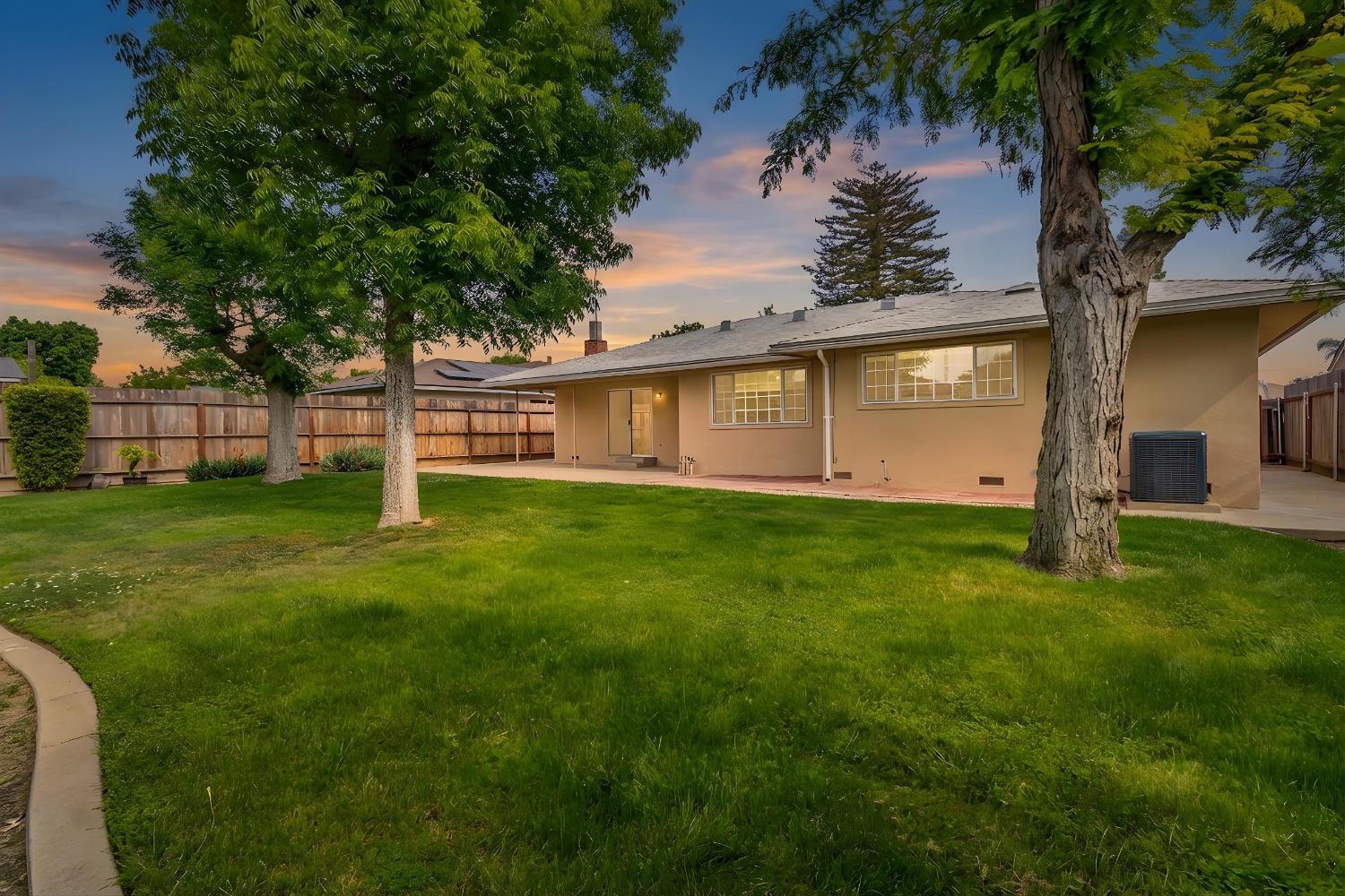 2158 E Palo Alto Ave, Fresno, CA 93710