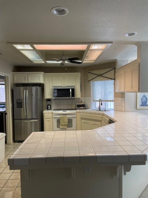 1689 E Trenton Ave, Fresno, CA 93720