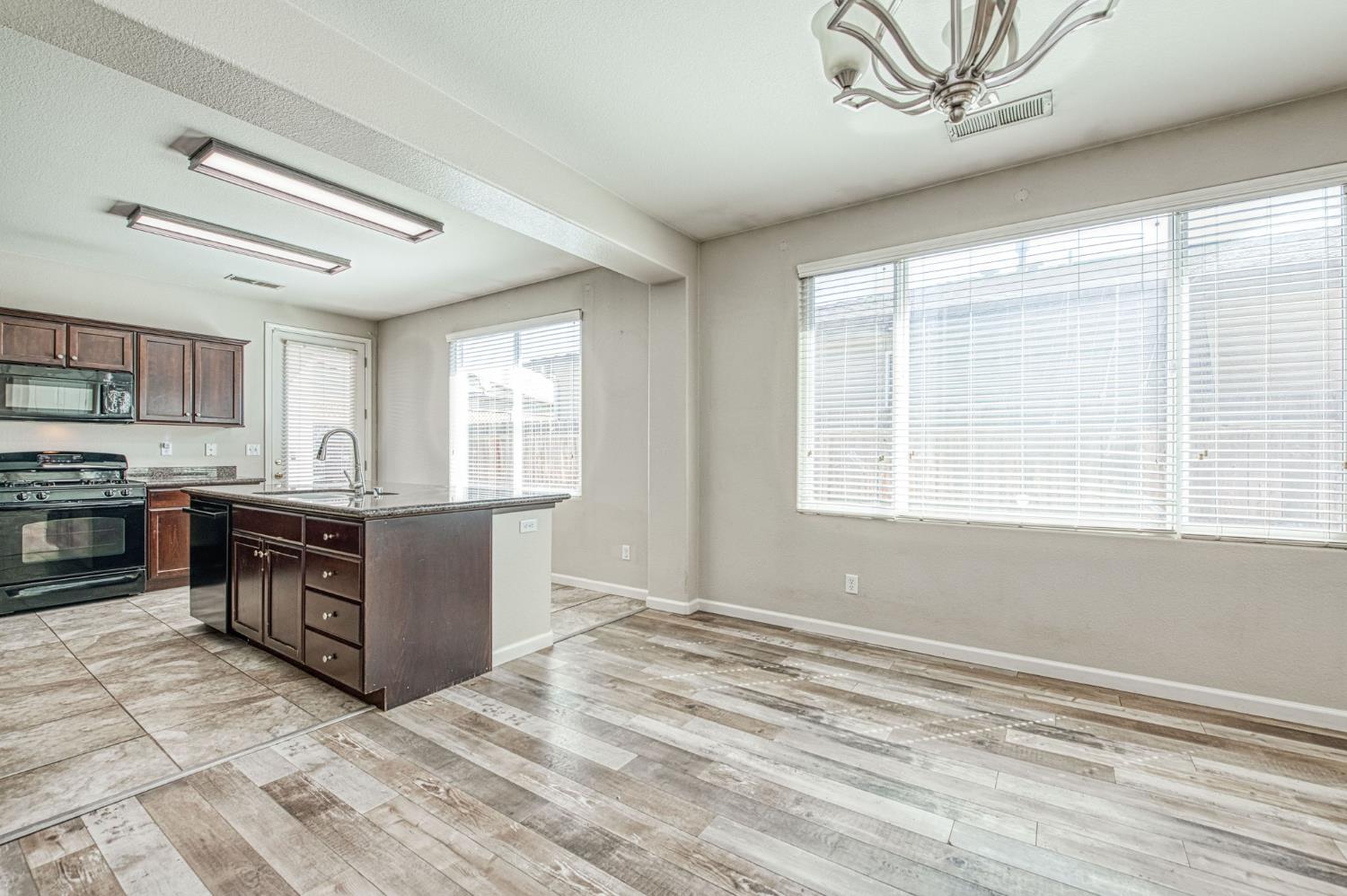 7362 E Ramona Way, Fresno, CA 93737